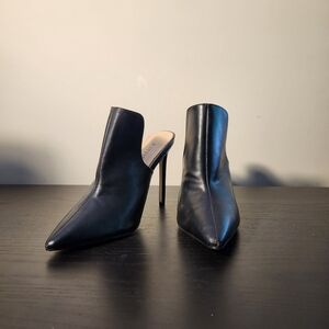 Sleek Black Pointed Heeled Mules